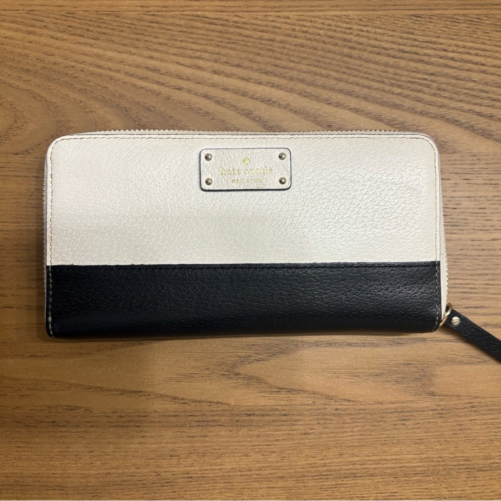 Kate Spade Black and White Women's Wallet